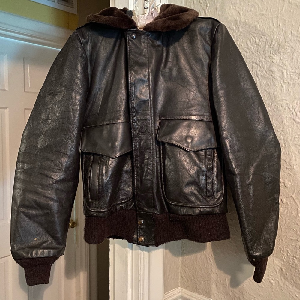 Men’s Vintage leather bomber jacket